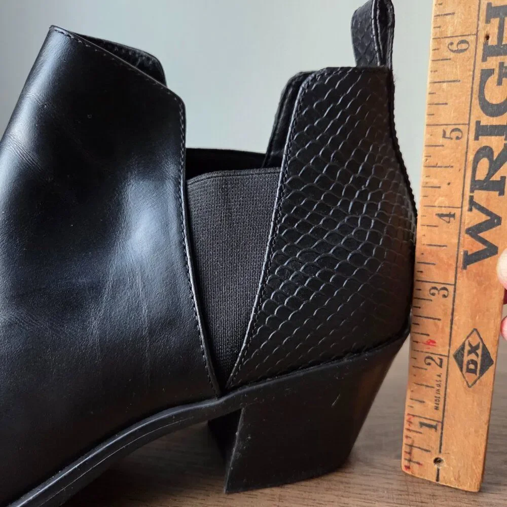 EUC DOLCE VITA BLACK LEATHER POINTY BOOTIES SIZE 10 WOMENS